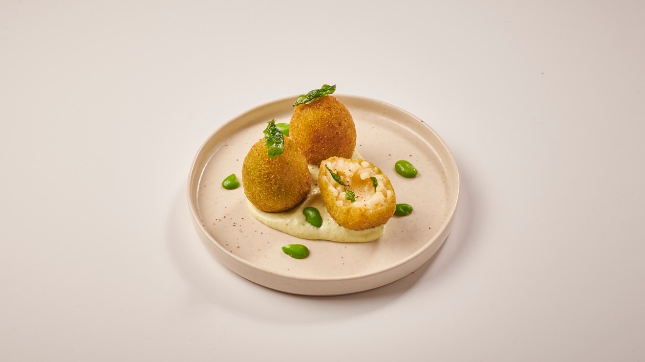 Arancini so syrom taleggio, dip z fazule fava s bazalkou – - Recept